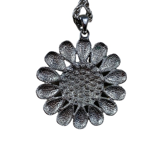 Black and Silver Toned Daisy Rhinestone Pendant Necklace - Picture 8 of 17
